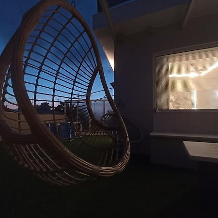 Tiny Central Penthouse, Big Terrace กาลามาตา ภายนอก รูปภาพ