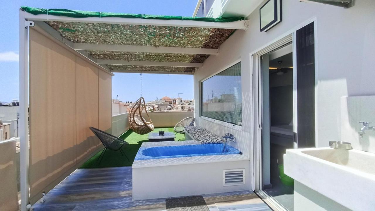 Tiny Central Penthouse, Big Terrace กาลามาตา ภายนอก รูปภาพ